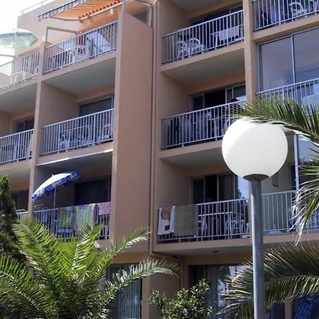 With 2 Bedrooms In Calvi, With Furnished Garden - 50 M From Apartment
